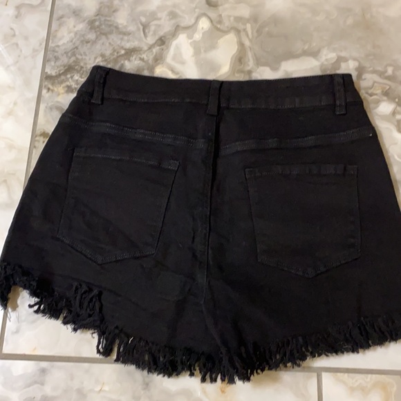 Shorts - Picture 2 of 3